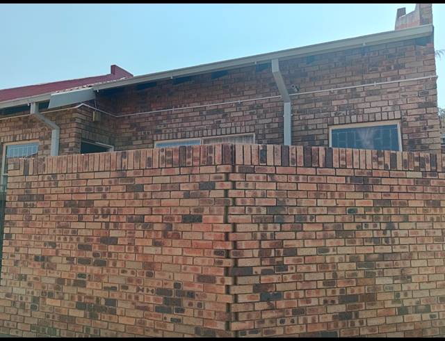 2 BEDROOM TOWNHOUSE FOR SALE IN NAVALSIG